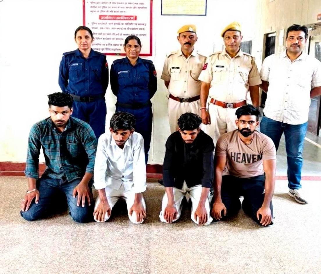 अनूपगढ़ के वी.पी. होटल में पुलिस का छापा, मैनेजर समेत चार युवक हिरासत में