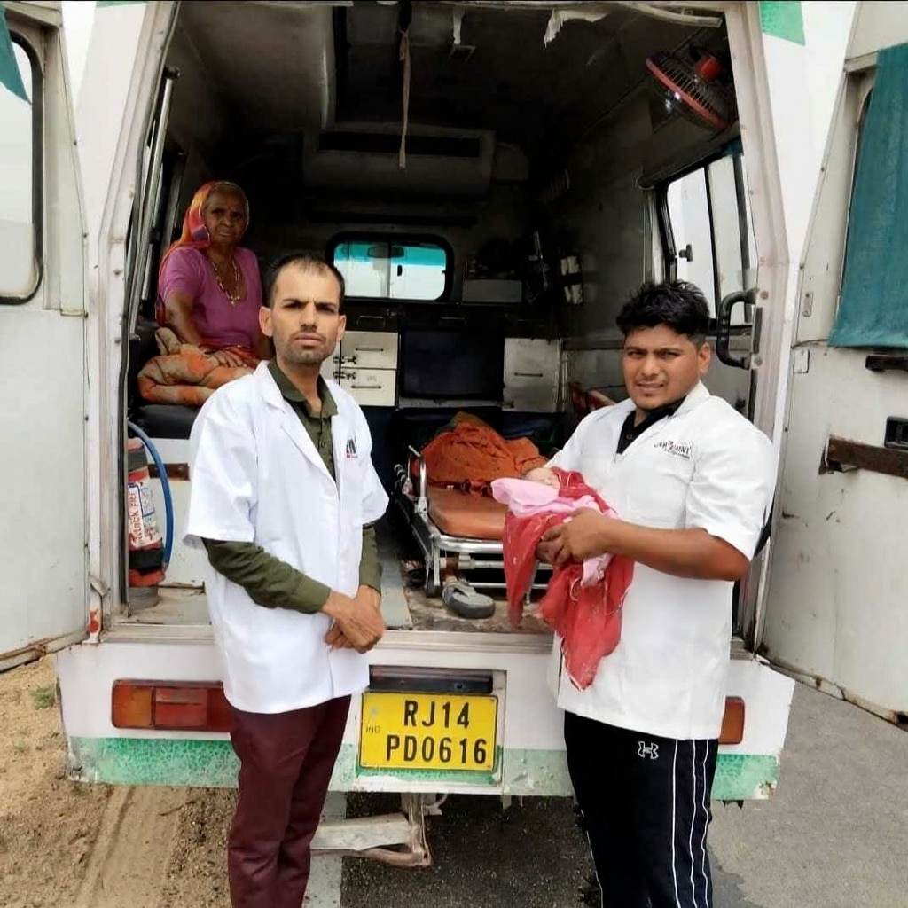 लूणकरणसर, बीकानेर: 108 एंबुलेंस में गूंजी नवजात की किलकारी, चावली ने दिया पुत्र को जन्म