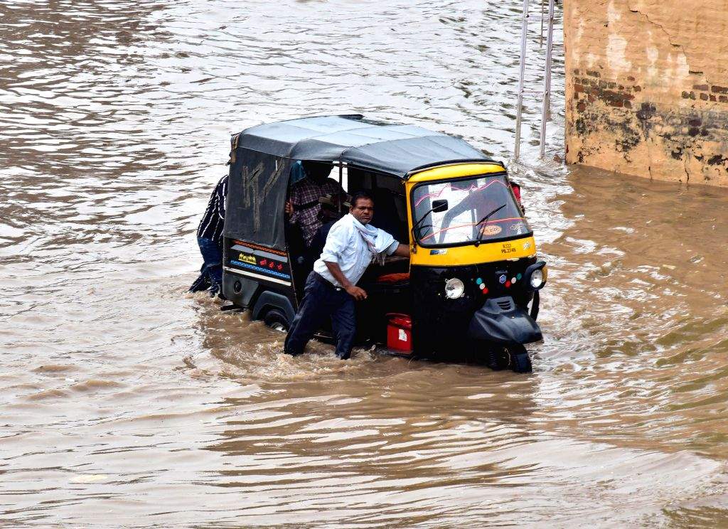 बीकानेर में भारी बारिश: राहत के साथ चुनौतियाँ, जलभराव ने खोली प्रशासन की पोल