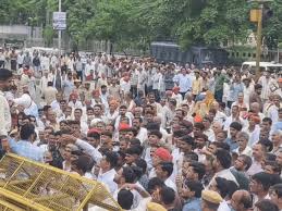 उदयपुर में कांग्रेस का उग्र प्रदर्शन: पूर्व विधायक से बदसलूकी पर वल्लभनगर SHO के खिलाफ कार्रवाई की मांग